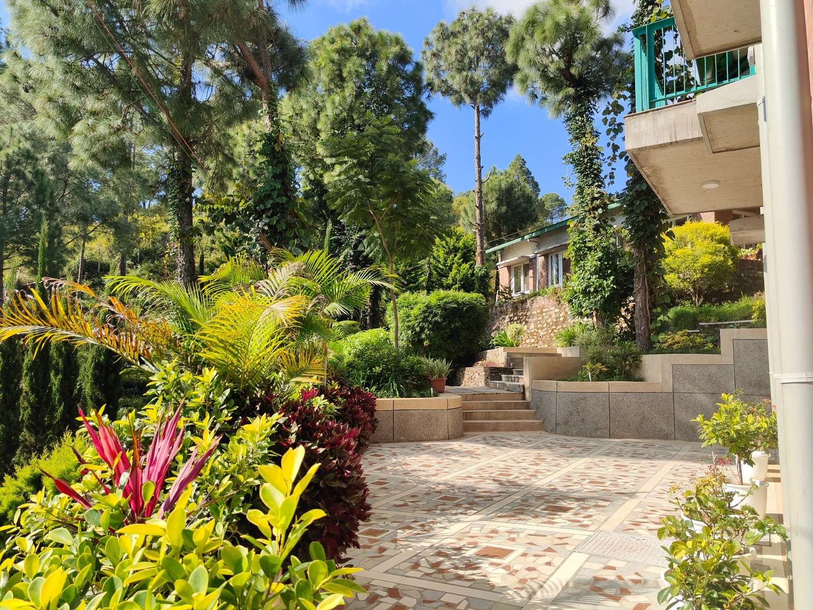 Azalea Resort